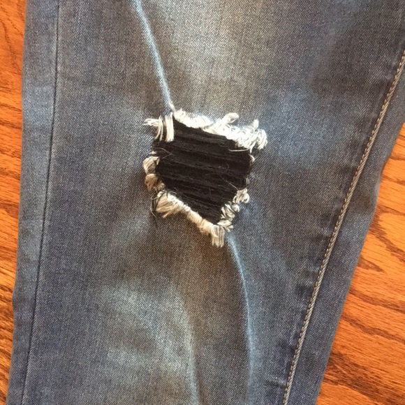 Articles of Society Sara Distressed Skinny Jean - Picture 5 of 8